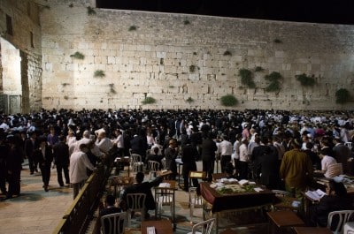 Beginning Shabbat at the Western Wall