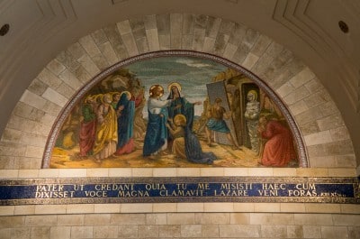 Jesus Raises Lazarus Jesus Raises Lazarus